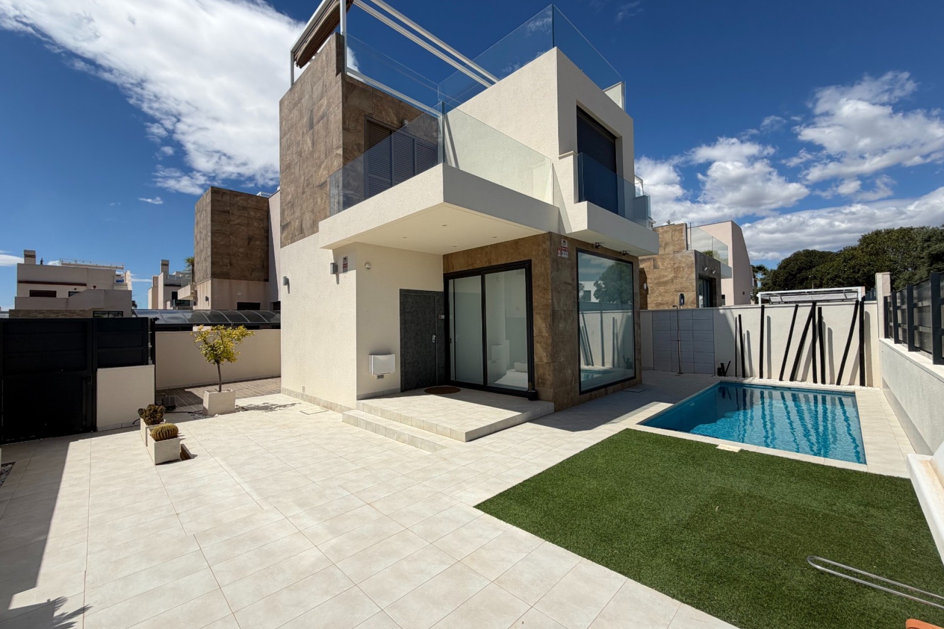 Herverkoop - Villa -
Ciudad Quesada - La Laguna