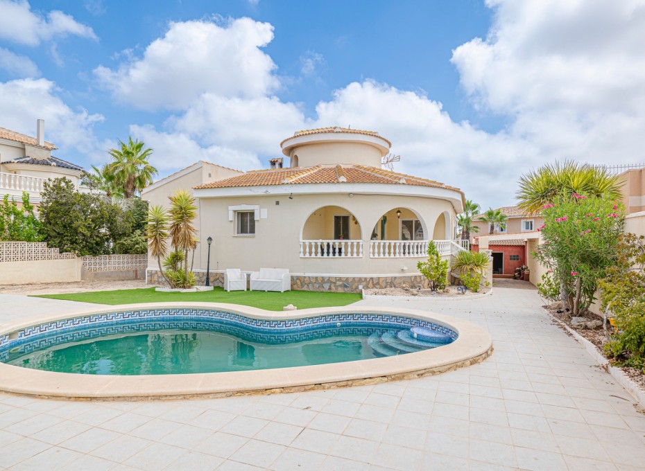 Herverkoop - Villa -
Ciudad Quesada