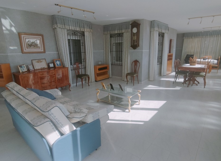 Herverkoop - Villa -
Crevillent - Crevillente