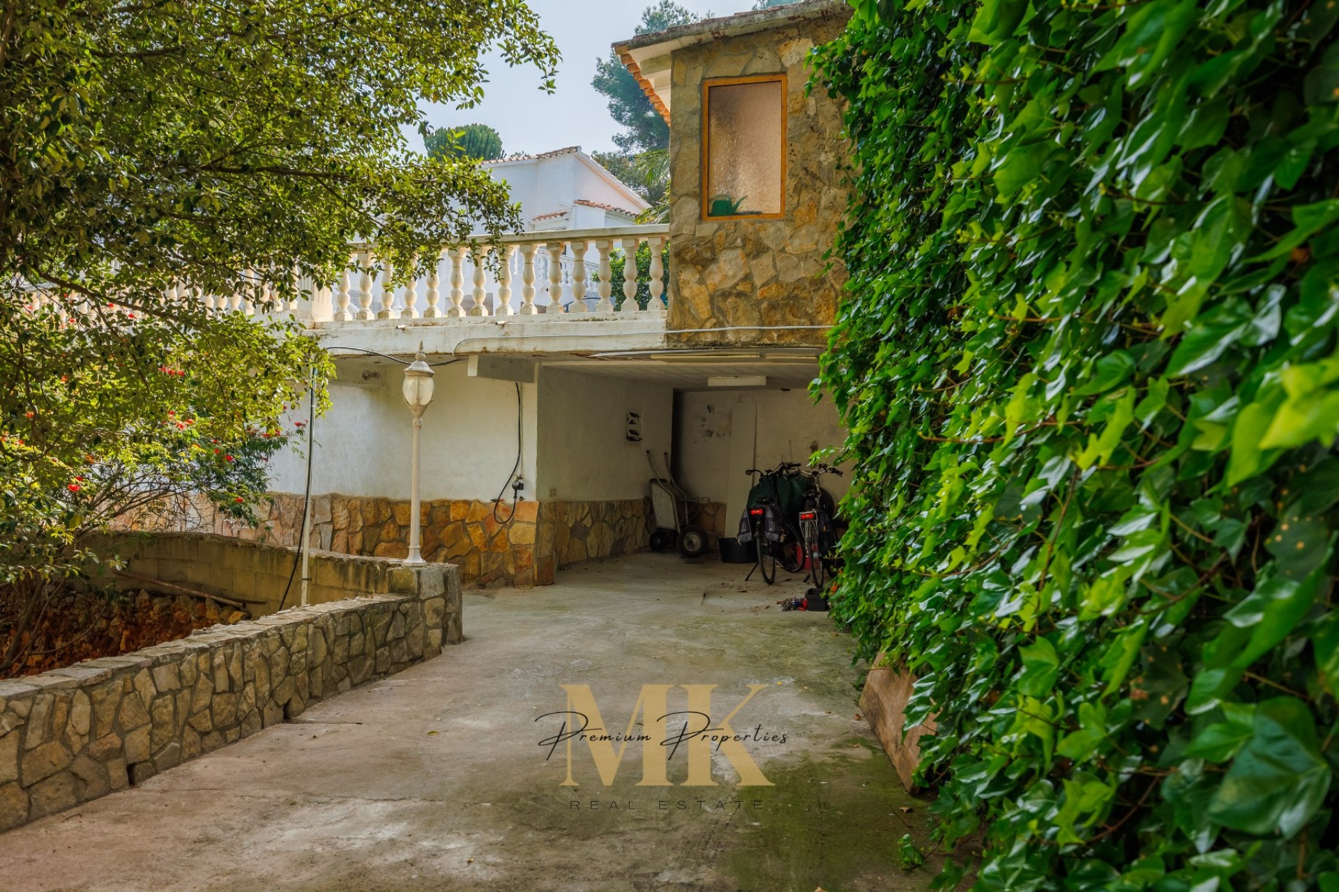 Herverkoop - Villa -
Denia - Montgó