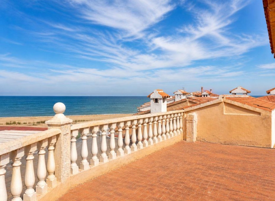 Herverkoop - Villa -
Denia