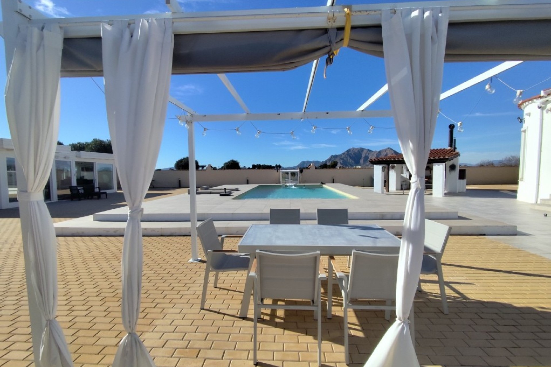 Herverkoop - Villa -
El Mudamiento