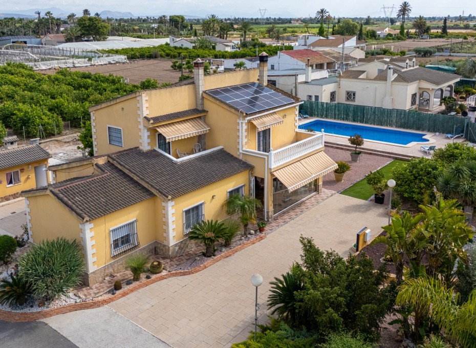 Herverkoop - Villa -
Elche - La Hoya
