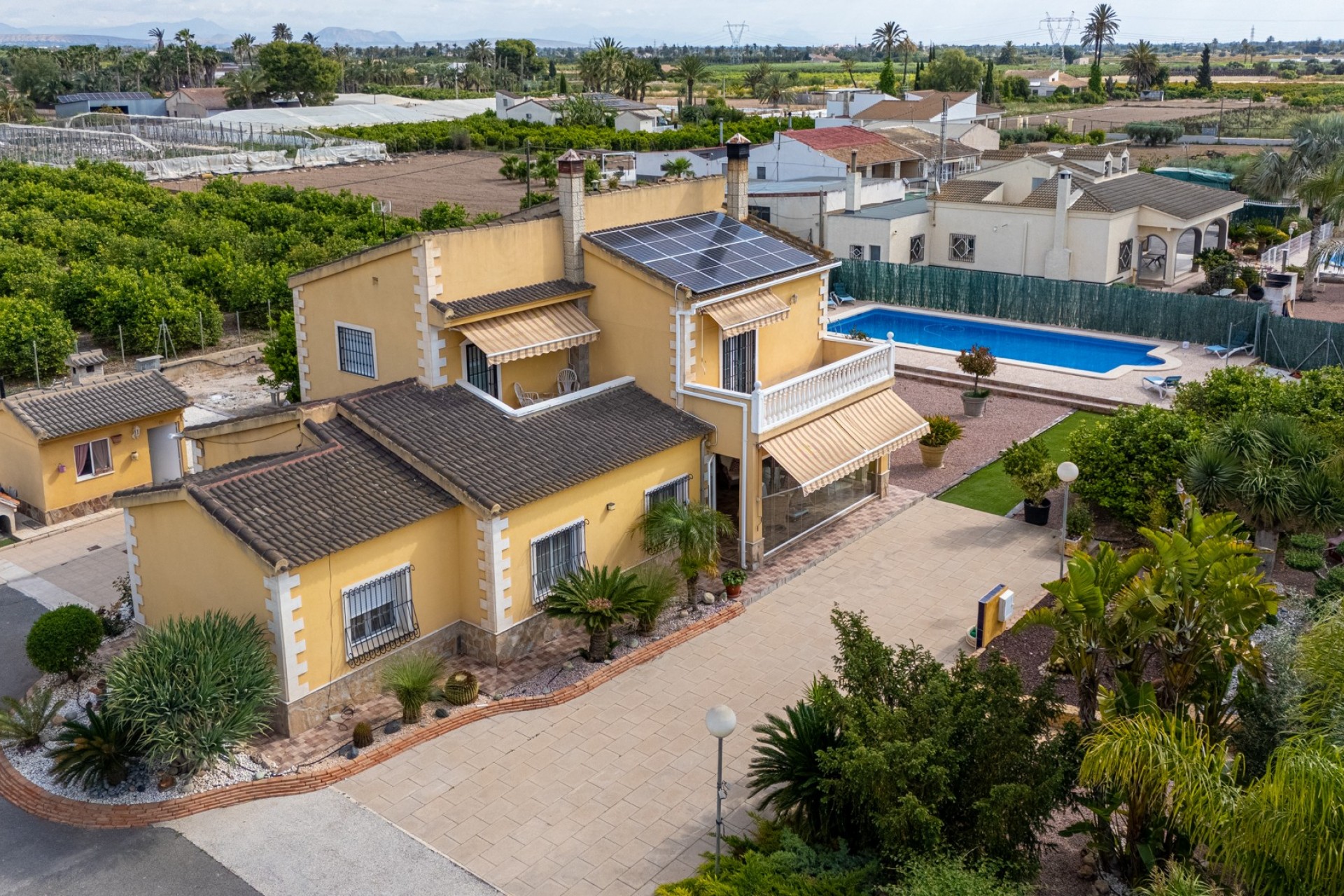 Herverkoop - Villa -
Elche - La Hoya