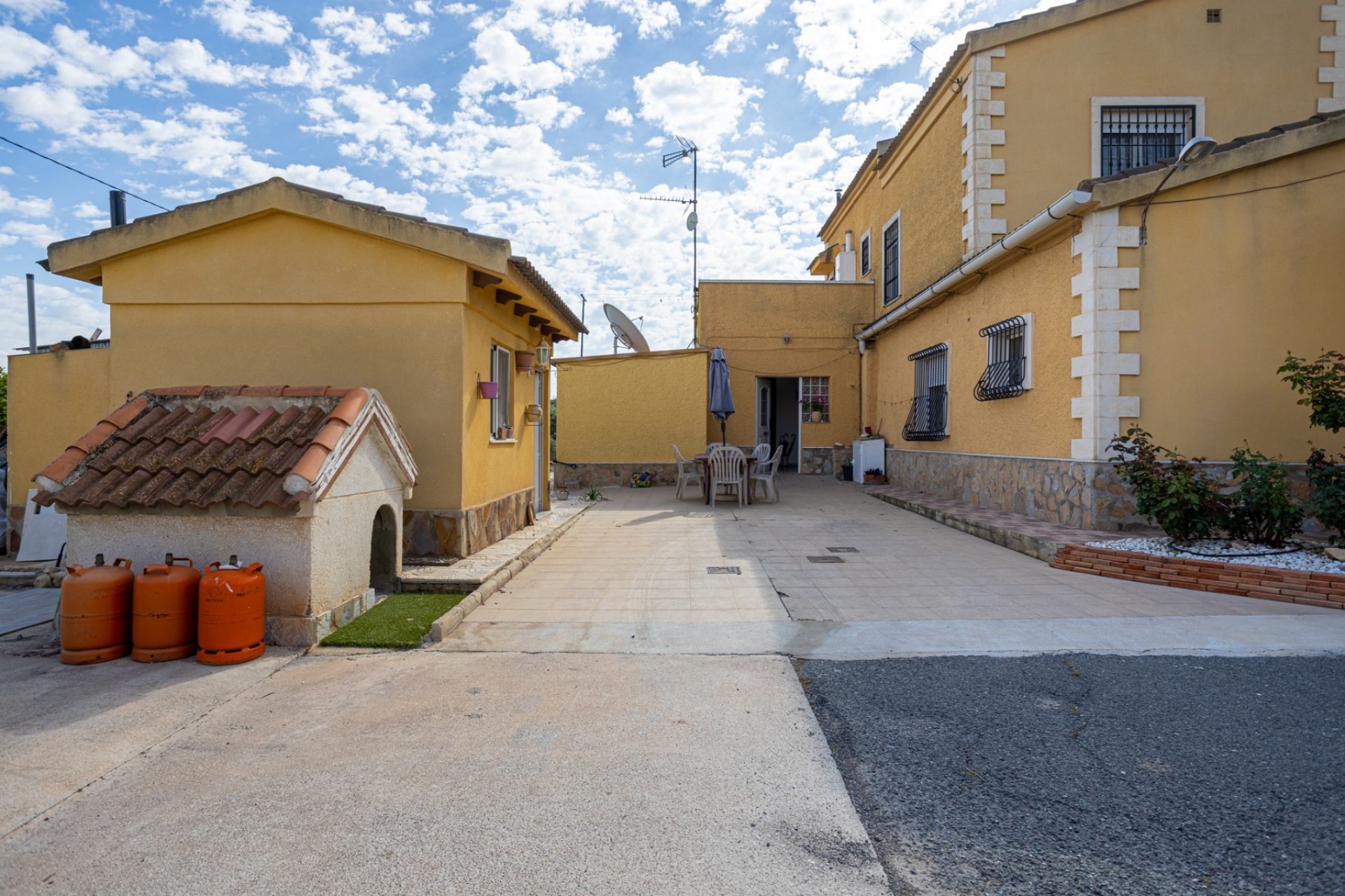 Herverkoop - Villa -
Elche - La Hoya