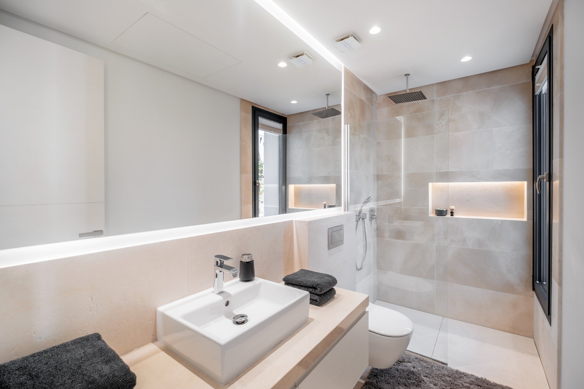 Herverkoop - Villa -
Estepona - El Paraíso