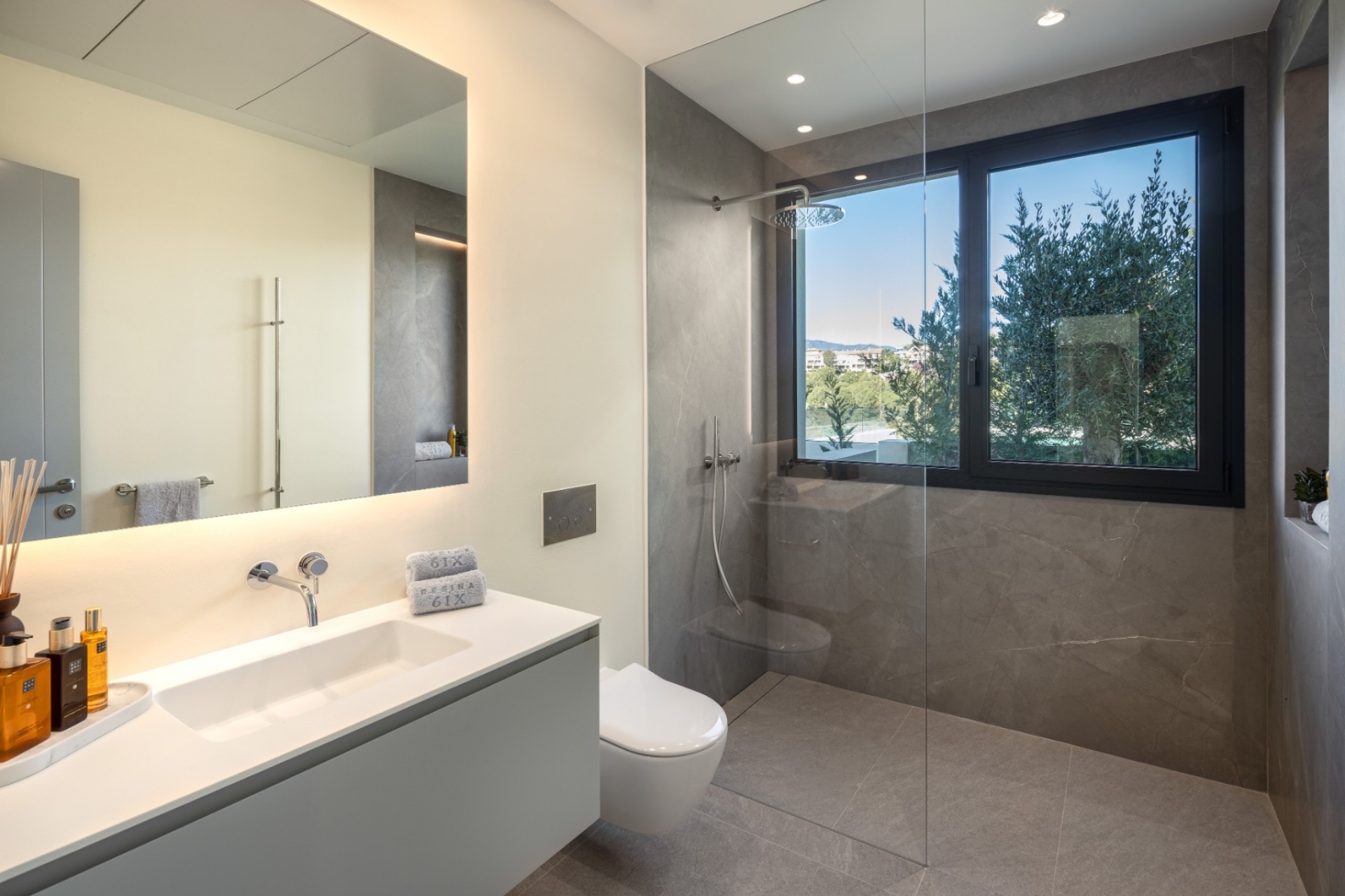 Herverkoop - Villa -
Estepona - Selwo