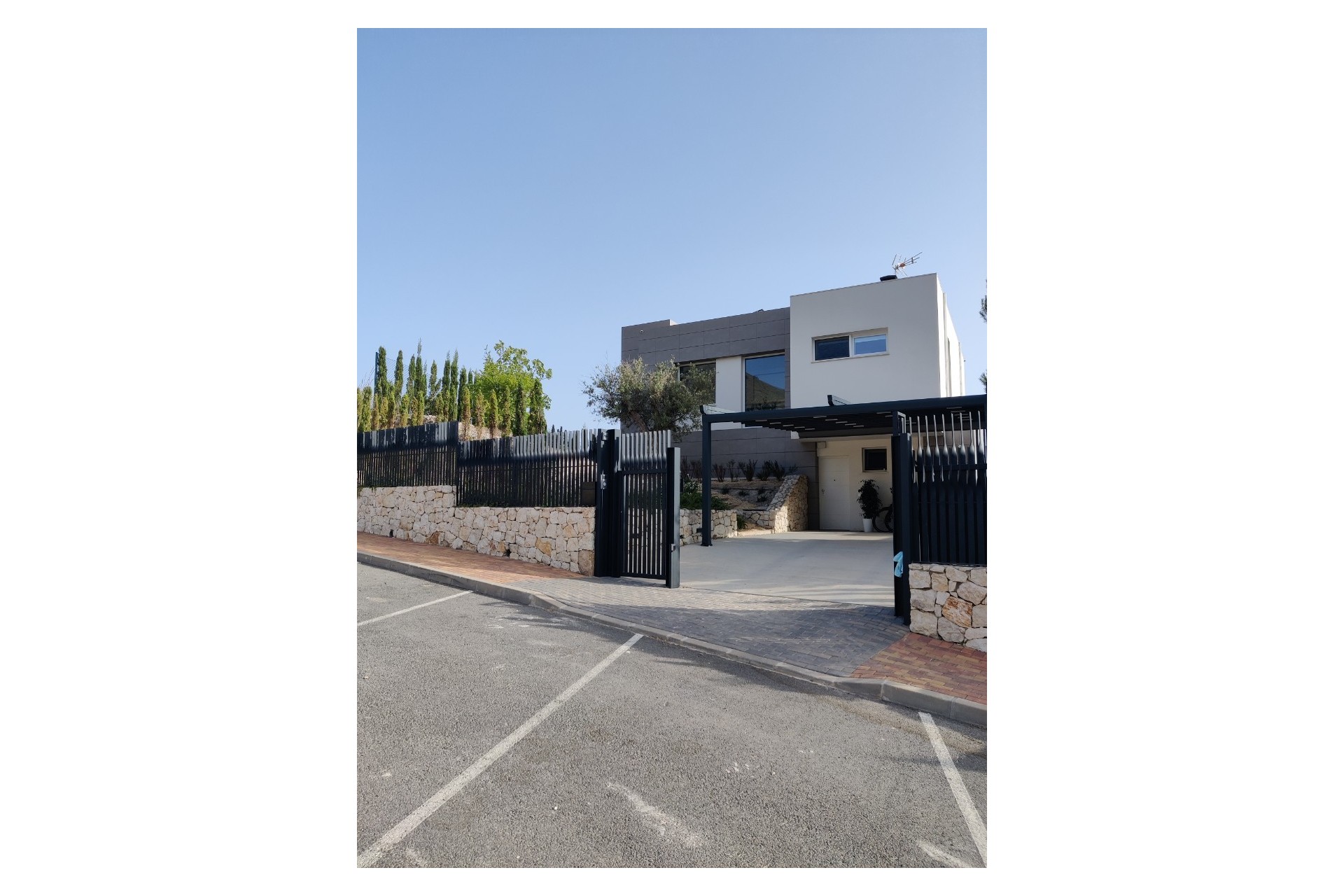 Herverkoop - Villa -
Finestrat