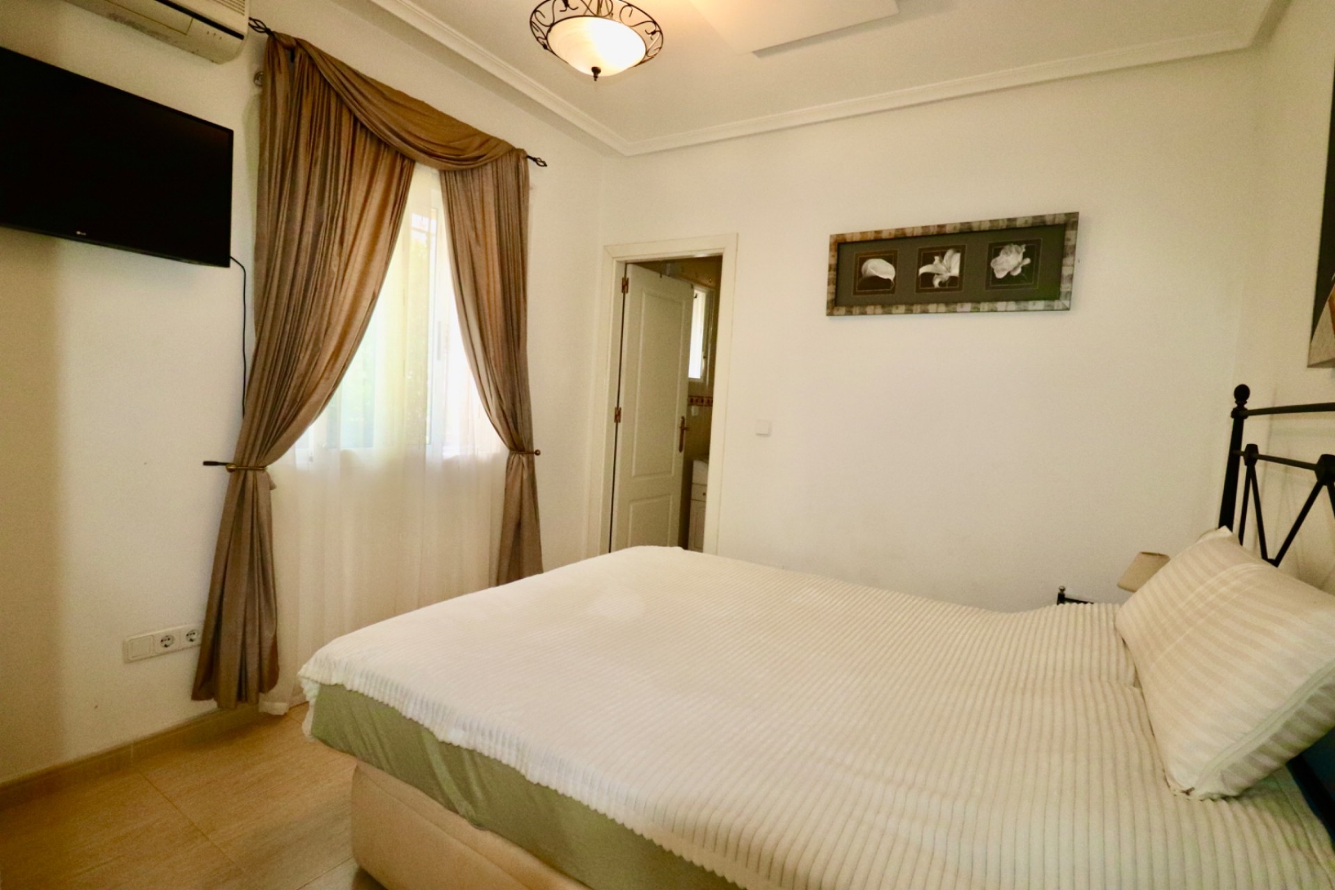 Herverkoop - Villa -
Guardamar del Segura - El Raso