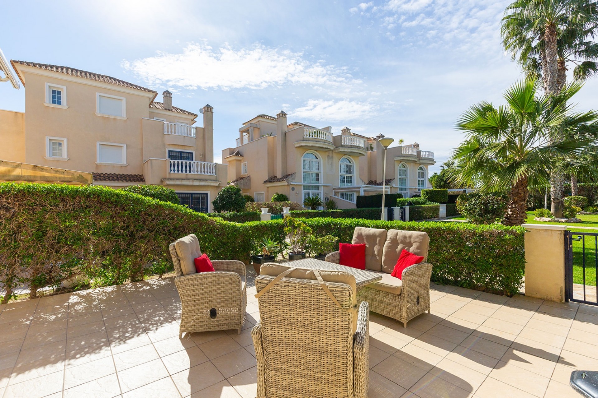 Herverkoop - Villa -
Guardamar del Segura - EL RASO