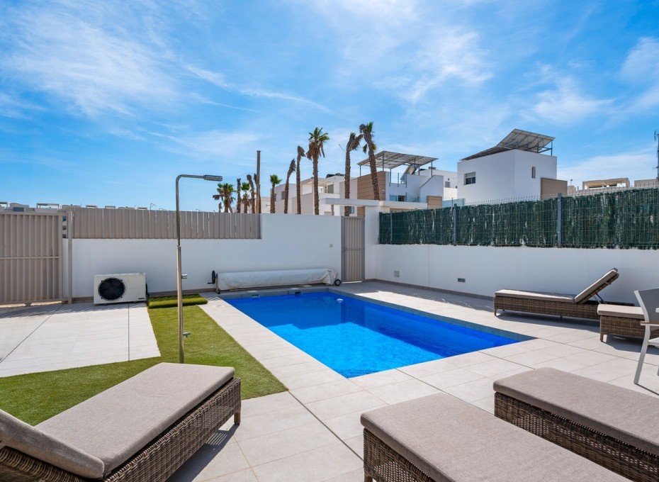 Herverkoop - Villa -
Guardamar del Segura