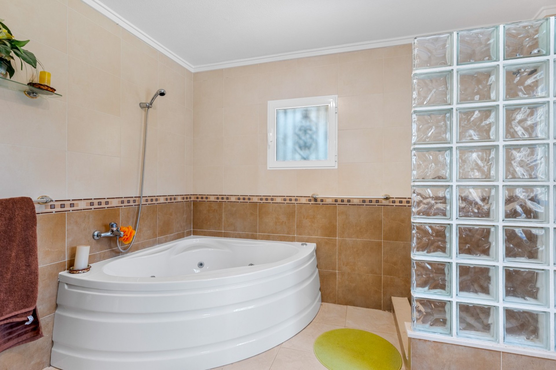 Herverkoop - Villa -
Jacarilla