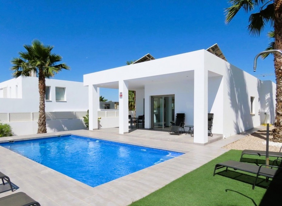 Herverkoop - Villa -
La Marina