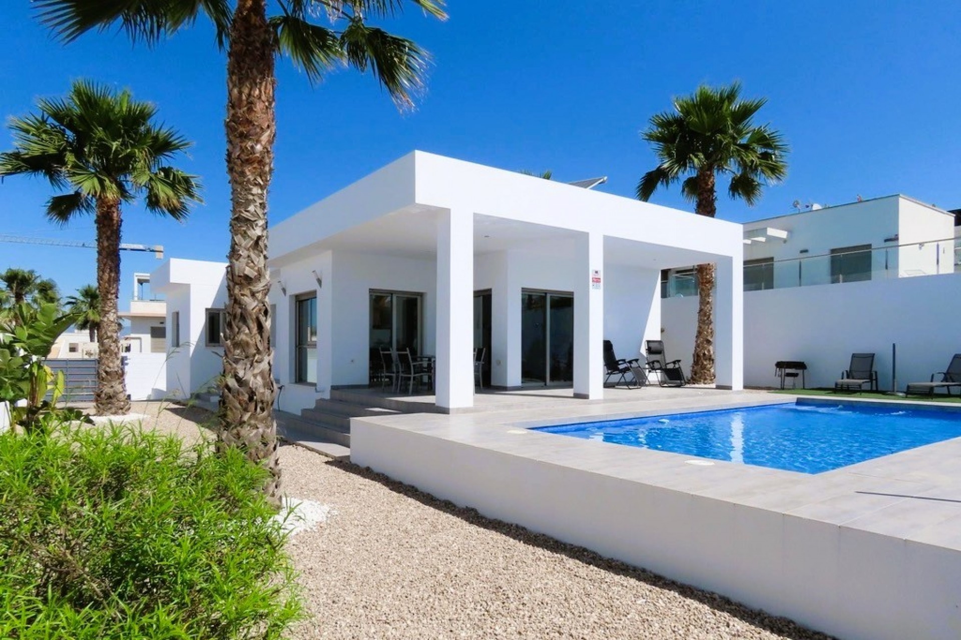 Herverkoop - Villa -
La Marina