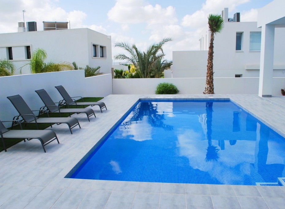 Herverkoop - Villa -
La Marina