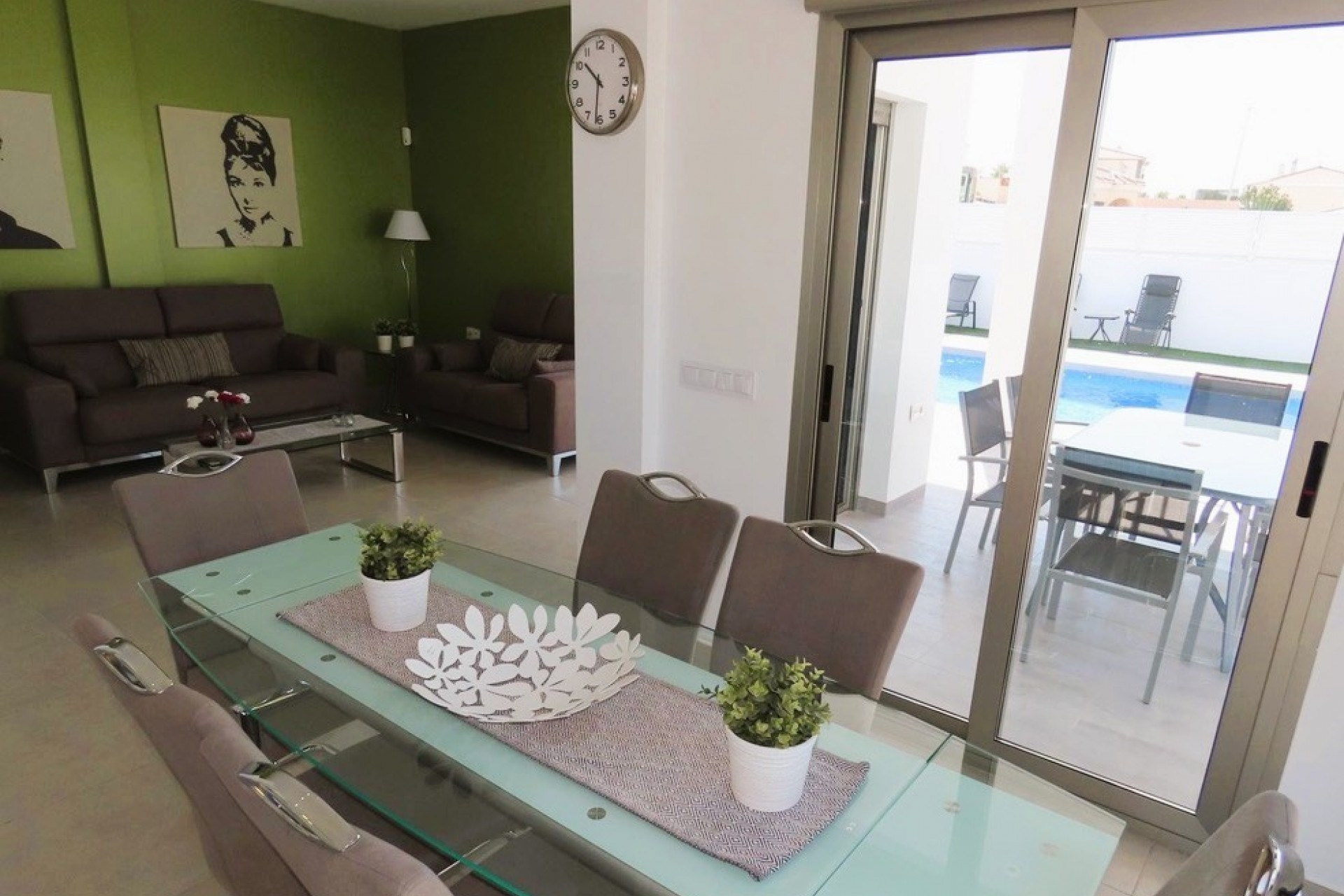 Herverkoop - Villa -
La Marina