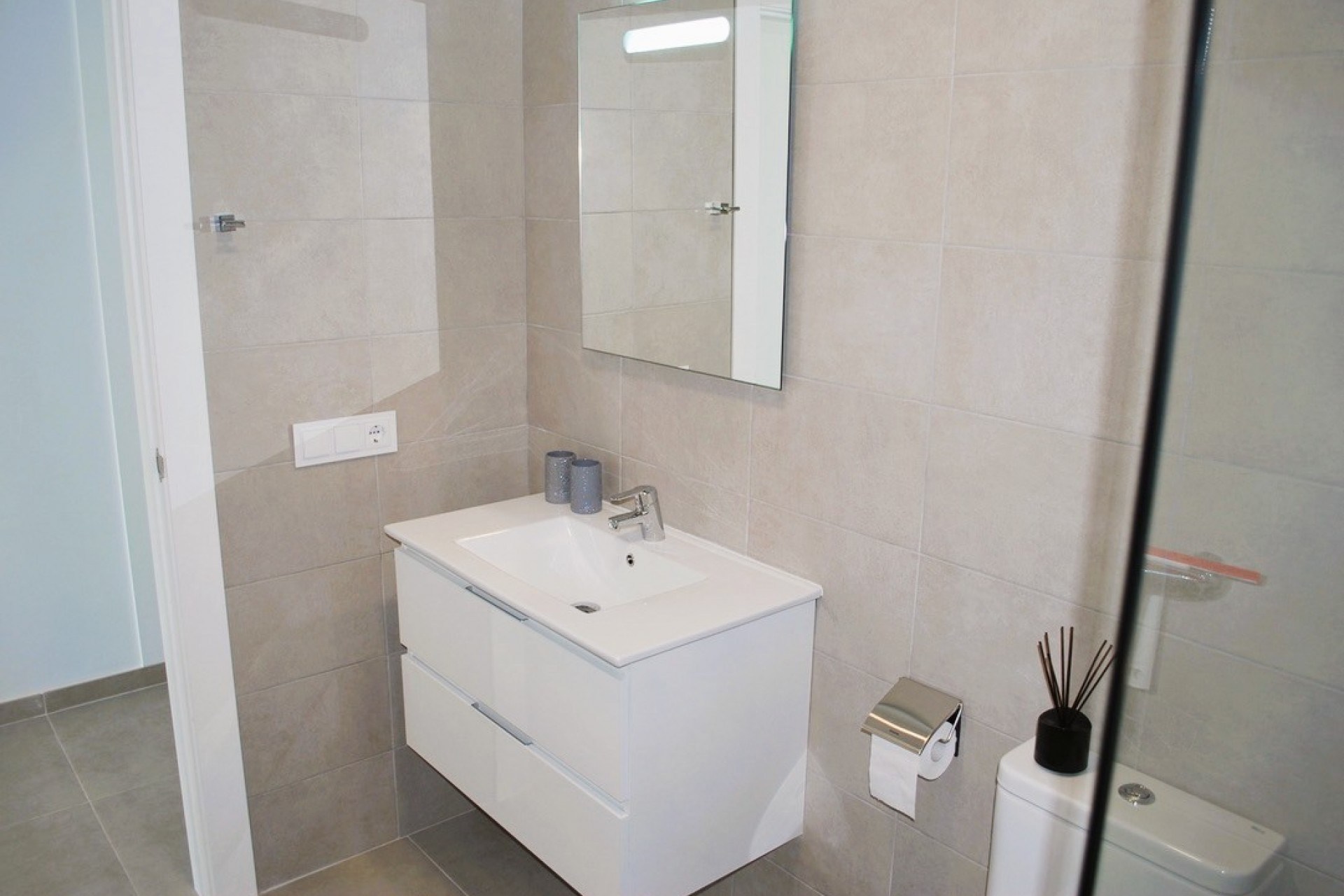 Herverkoop - Villa -
La Marina