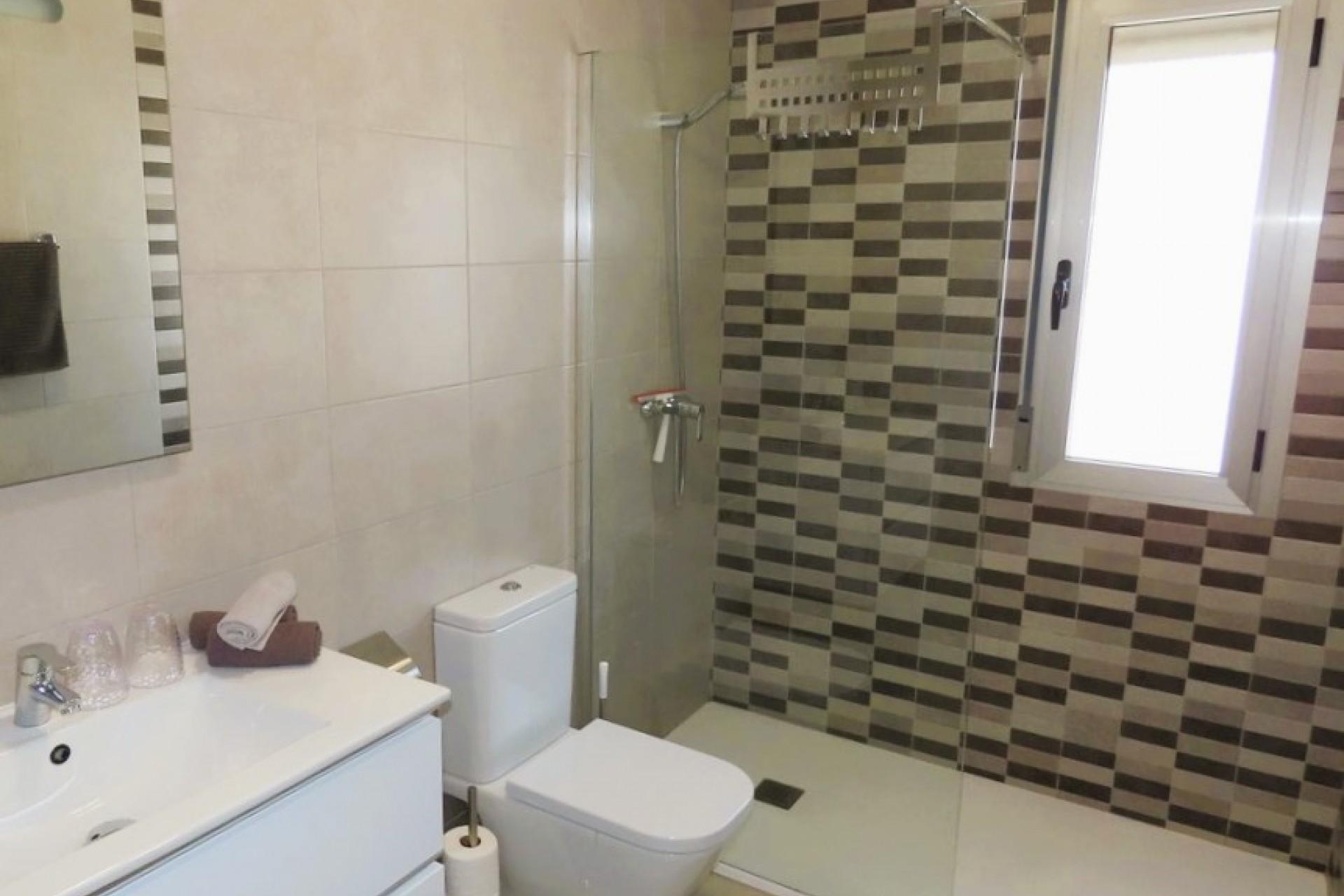 Herverkoop - Villa -
La Marina