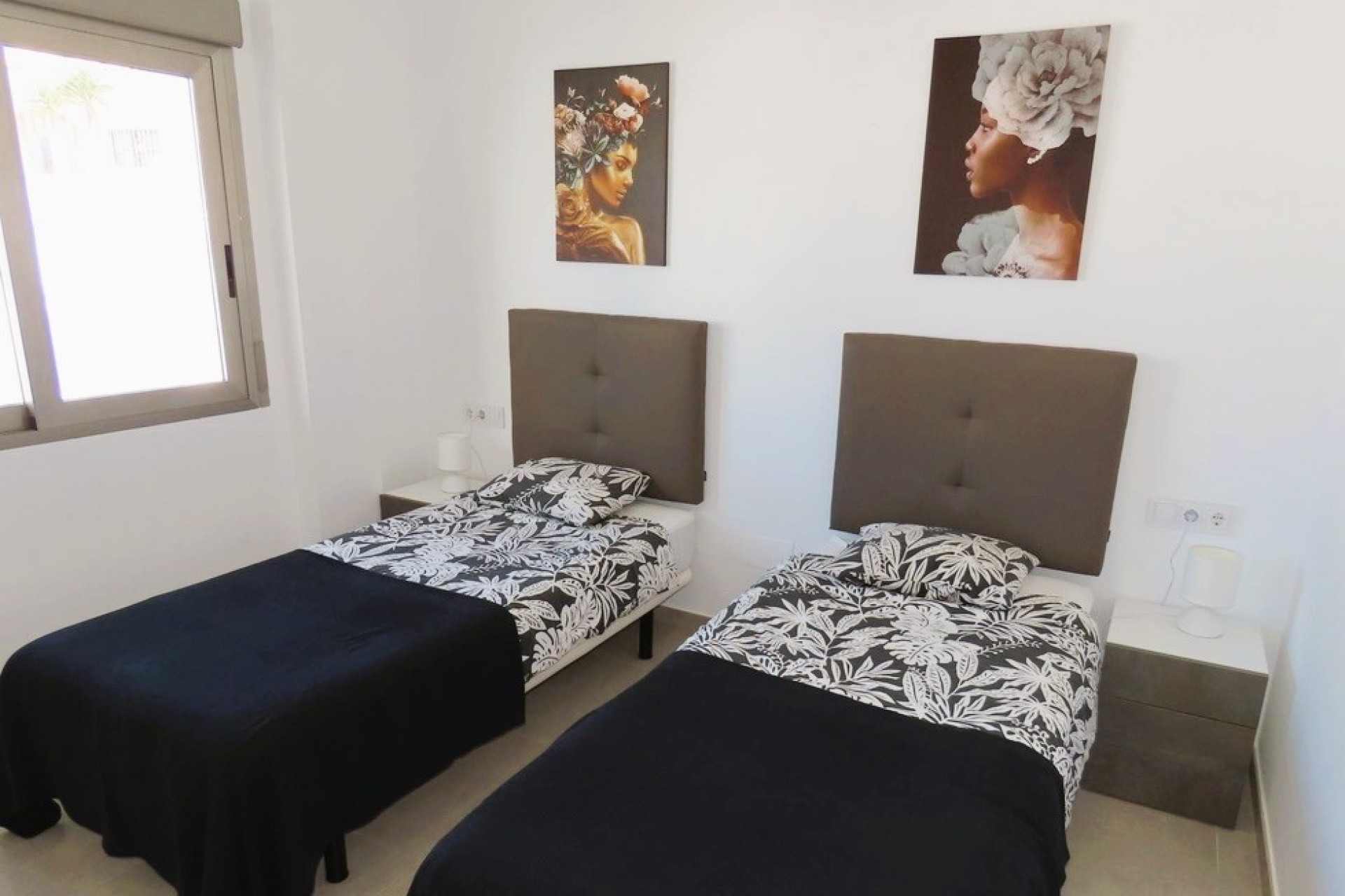 Herverkoop - Villa -
La Marina