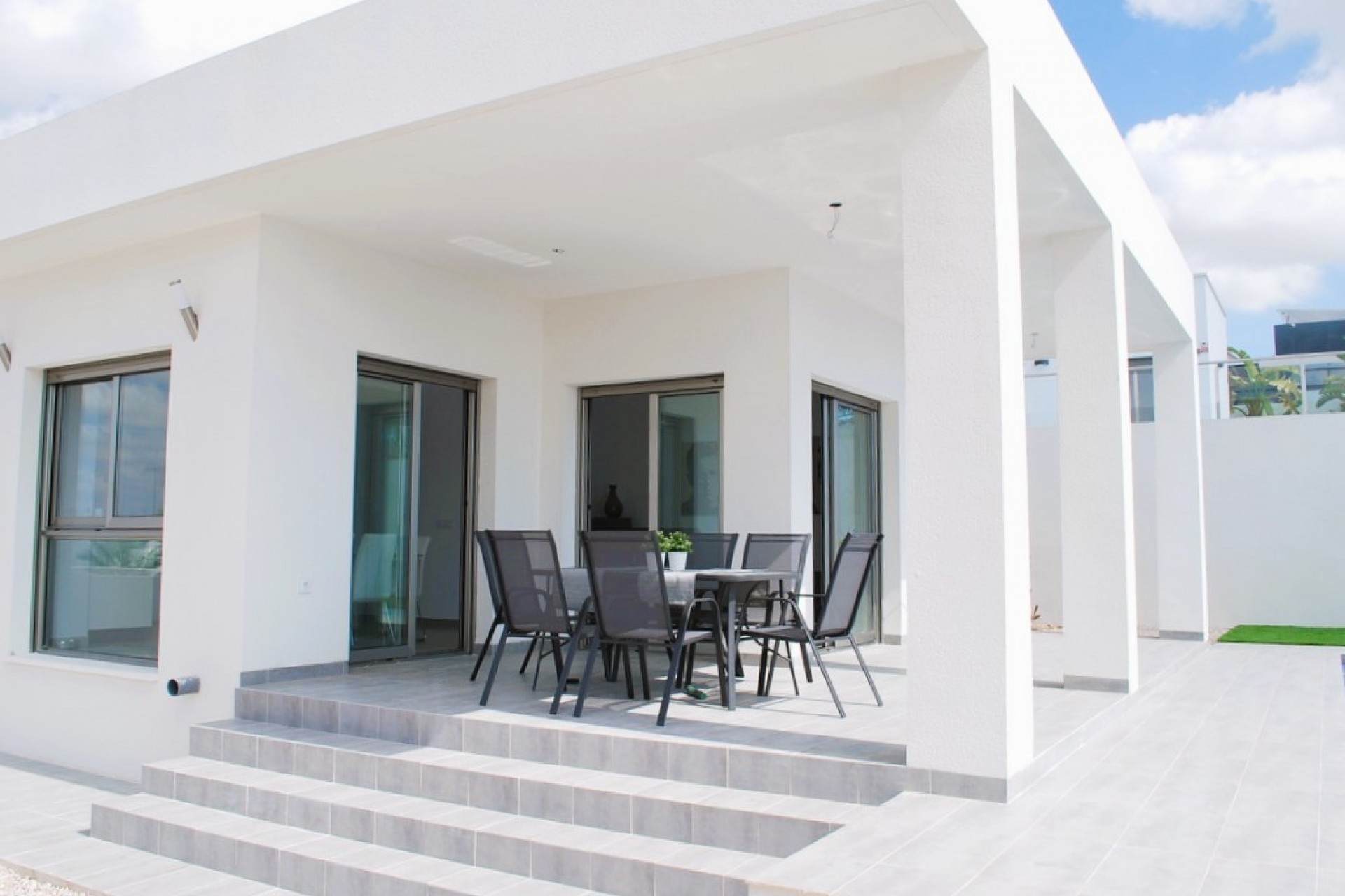 Herverkoop - Villa -
La Marina