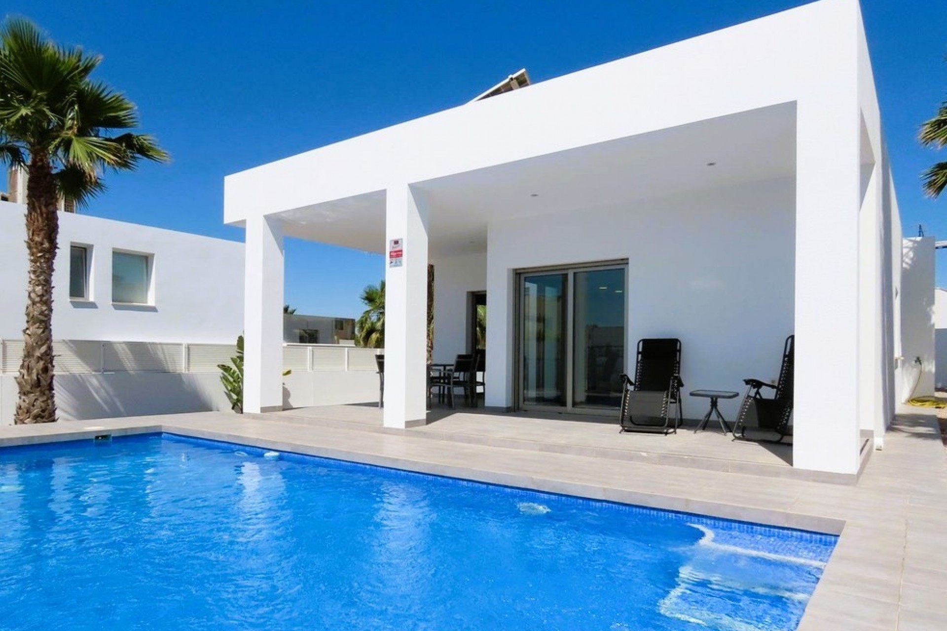 Herverkoop - Villa -
La Marina