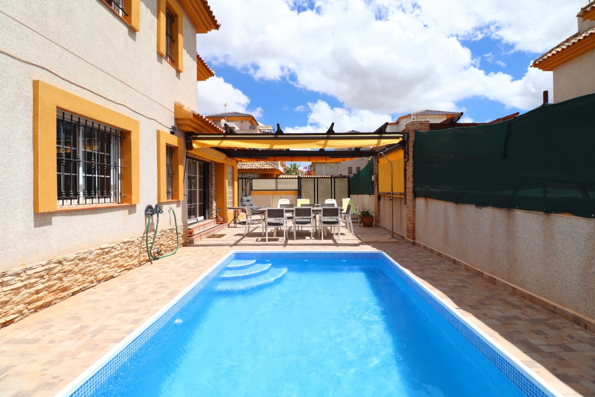 Herverkoop - Villa -
Los Montesinos - La Herrada