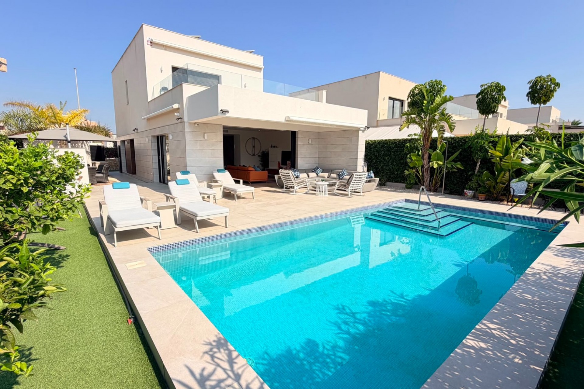 Herverkoop - Villa -
Los Montesinos - La Herrada