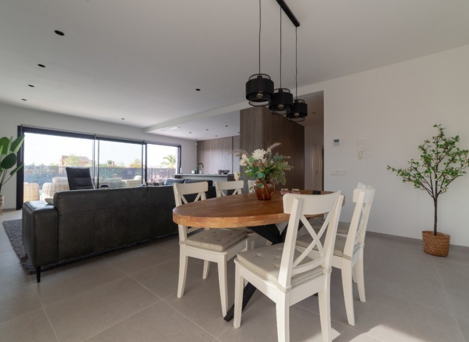 Herverkoop - Villa -
Los Montesinos