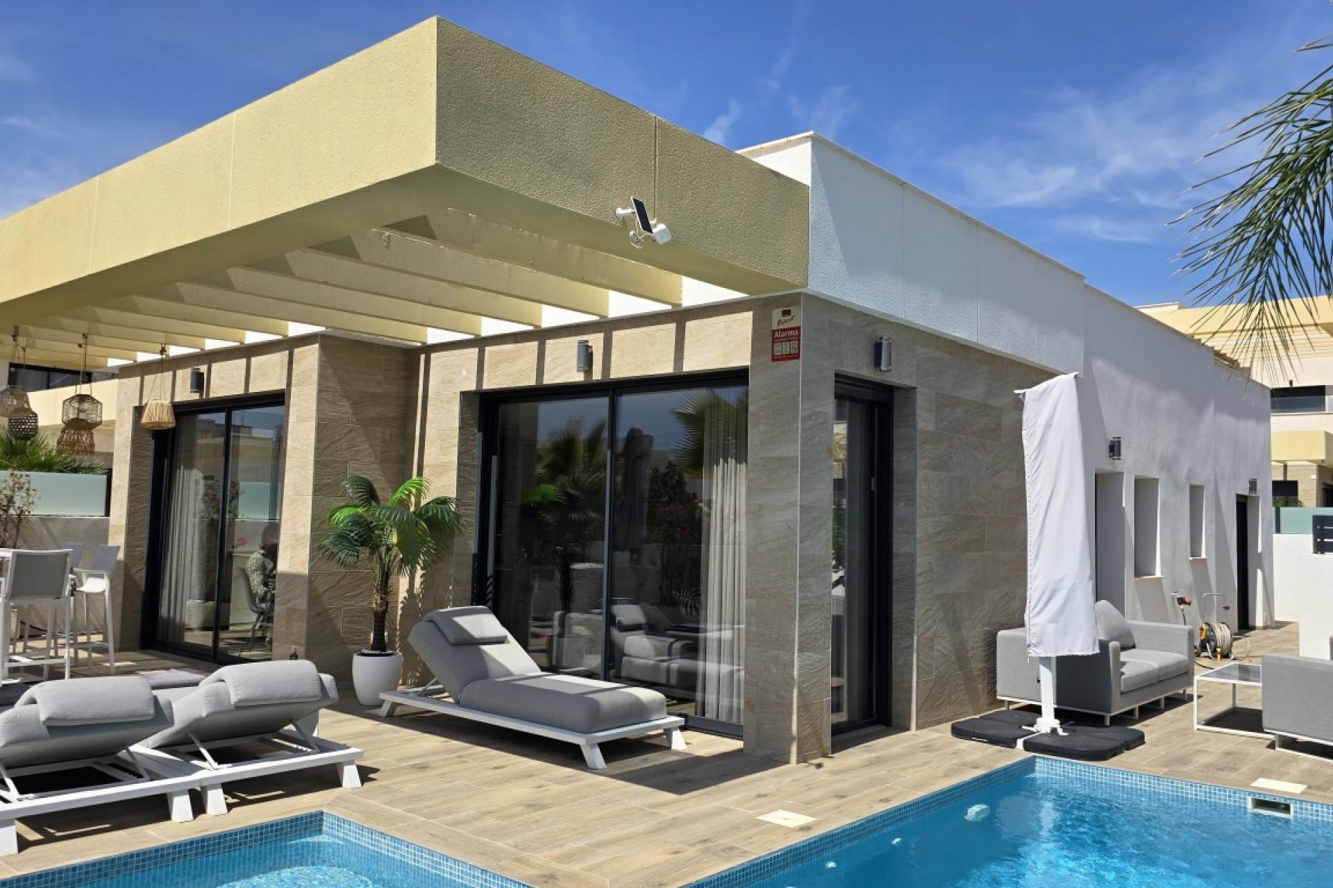 Herverkoop - Villa -
Los Montesinos