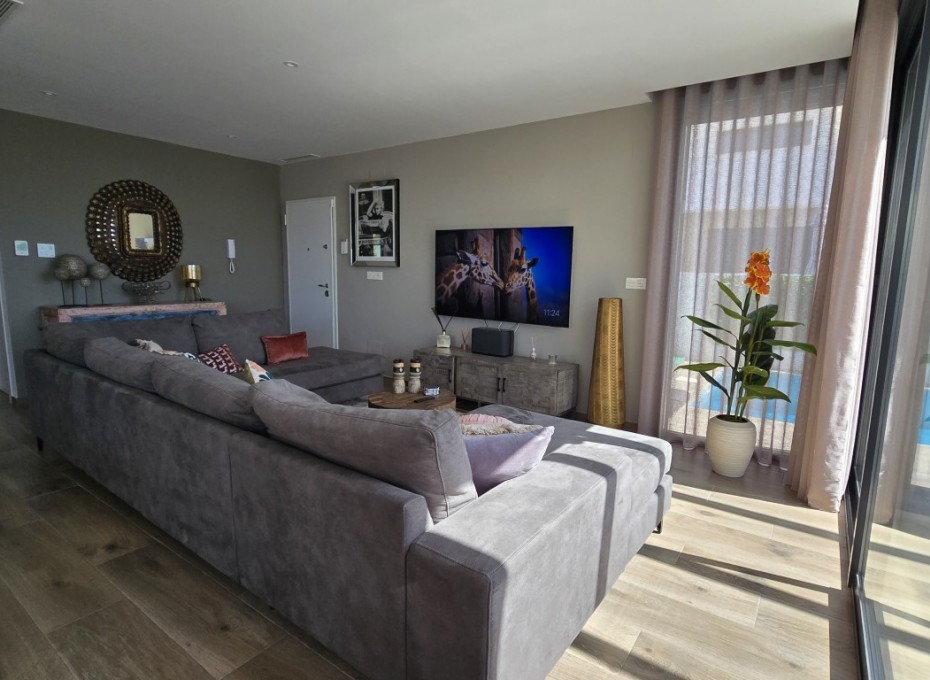 Herverkoop - Villa -
Los Montesinos