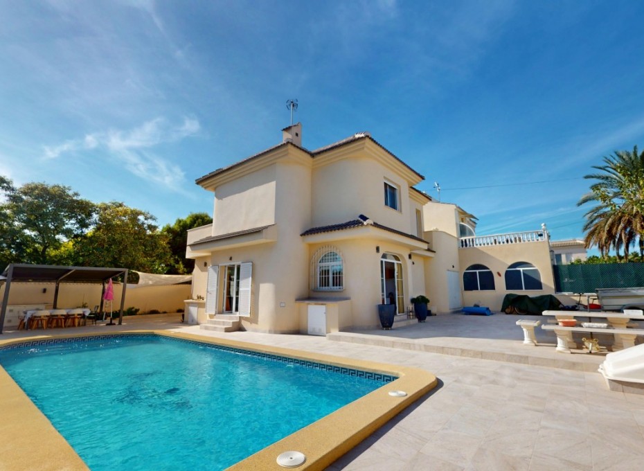 Herverkoop - Villa -
Los Narejos