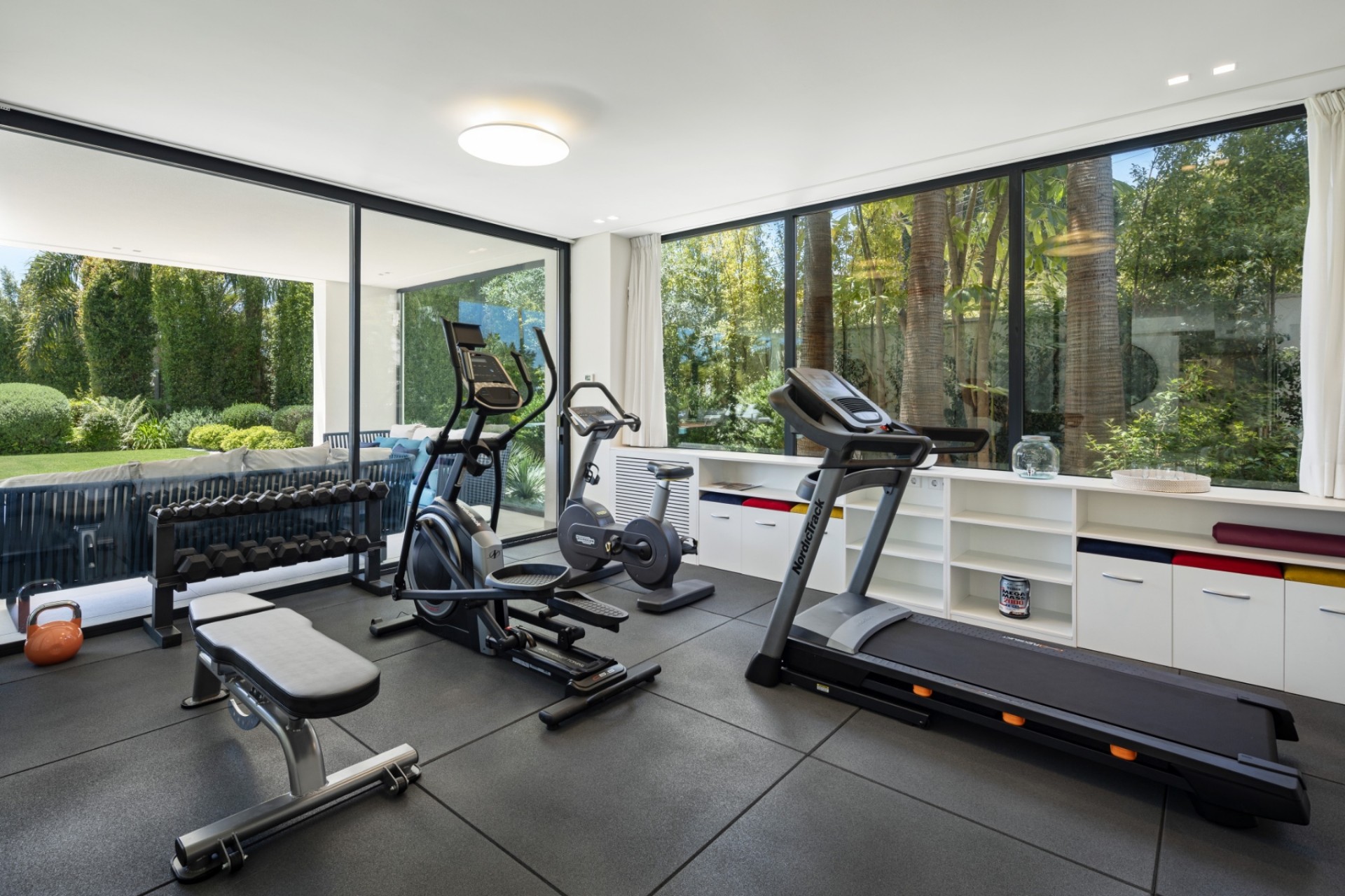 Herverkoop - Villa -
Marbella - East Marbella