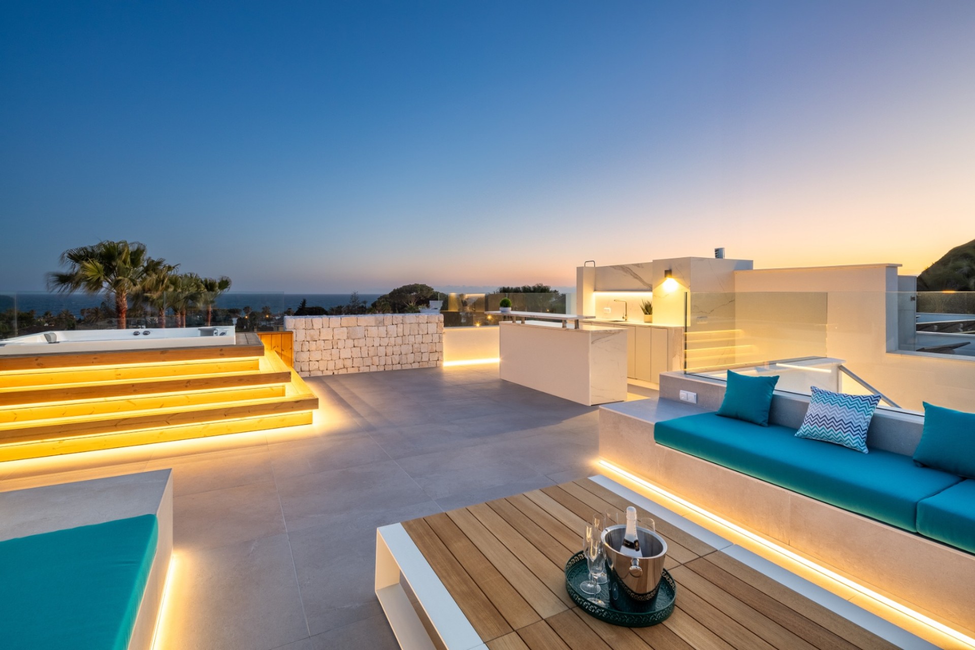 Herverkoop - Villa -
Marbella - East Marbella