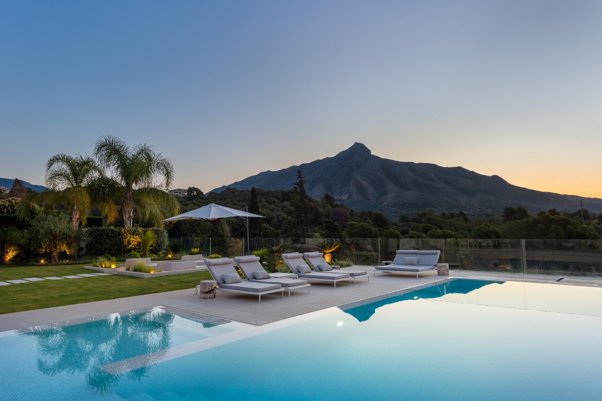 Herverkoop - Villa -
Marbella - Nueva Andalucía