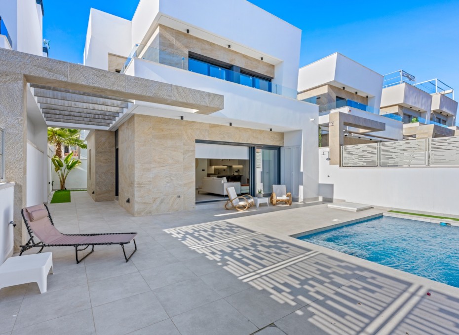 Herverkoop - Villa * -
Orihuela Costa* - Blue Lagoon*