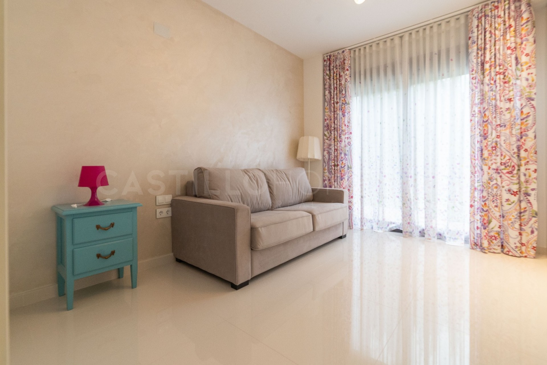 Herverkoop - Villa -
Orihuela Costa - Campoamor