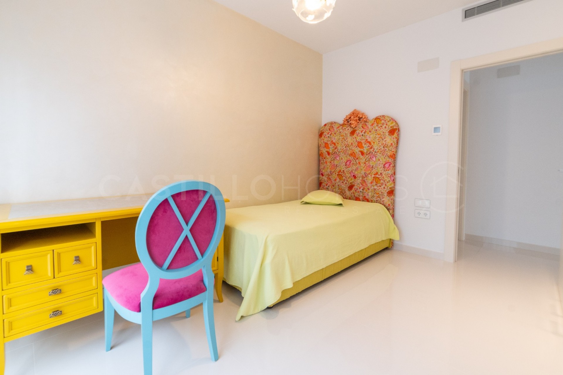 Herverkoop - Villa -
Orihuela Costa - Campoamor