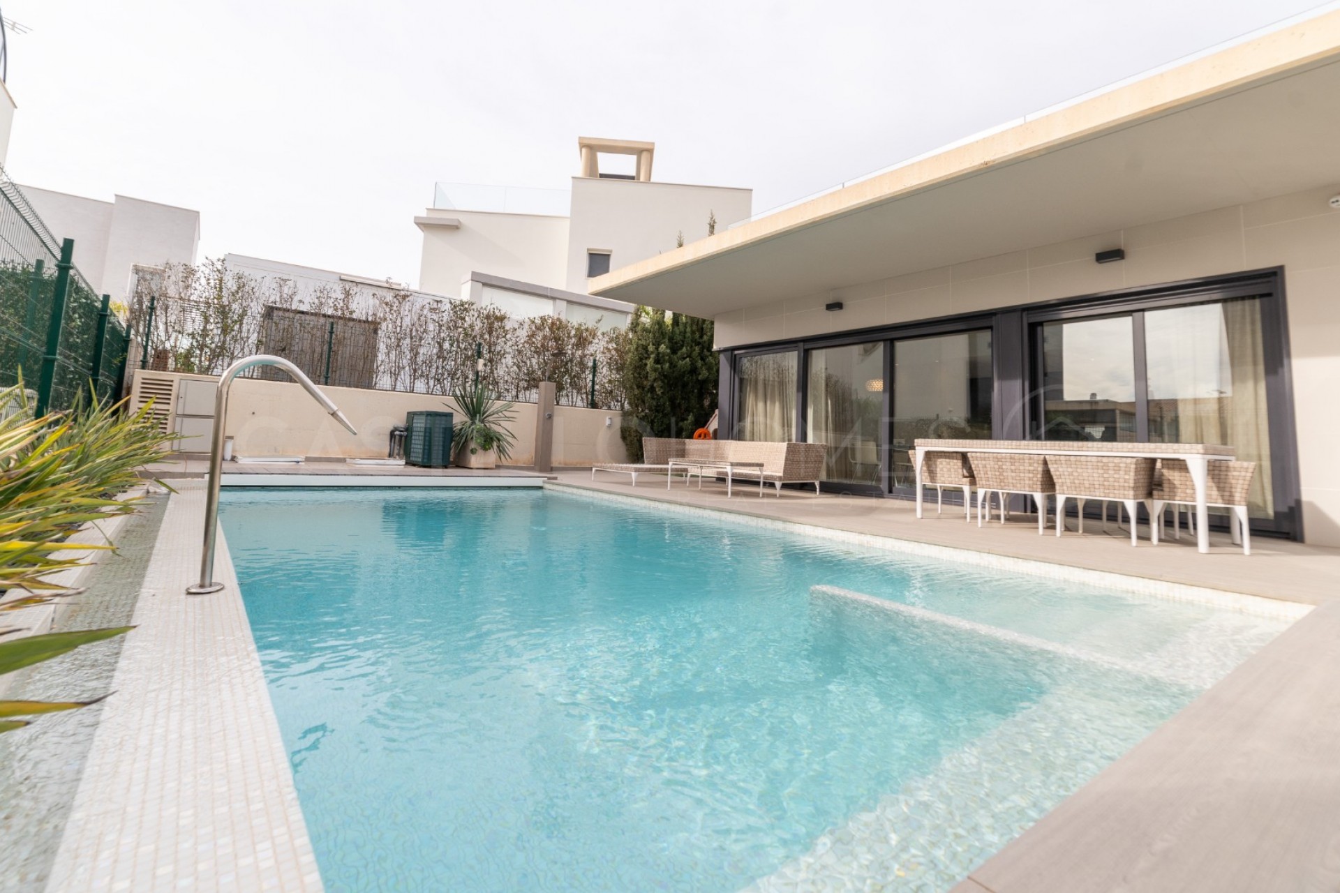 Herverkoop - Villa -
Orihuela Costa - Campoamor