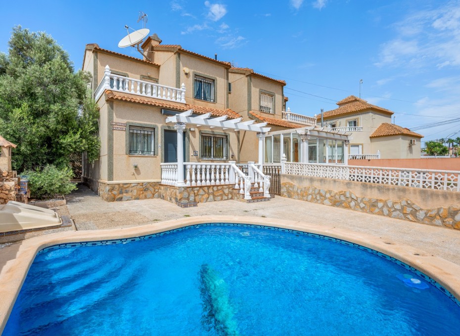 Herverkoop - Villa -
Orihuela Costa - El Galan