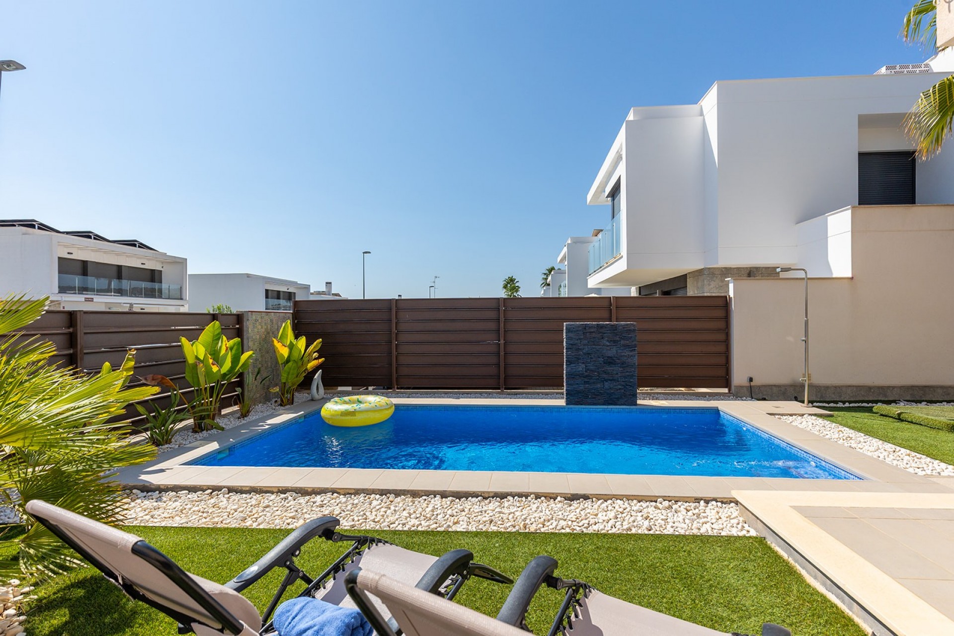 Herverkoop - Villa -
Orihuela Costa - Entre Naranjos - Vistabella Golf
