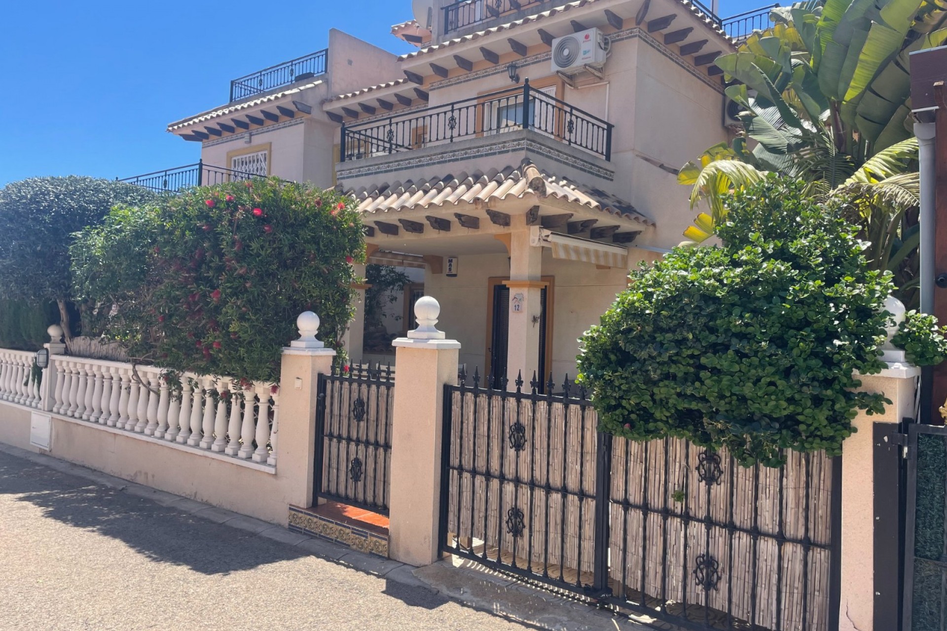 Herverkoop - Villa -
Orihuela Costa - La Regia