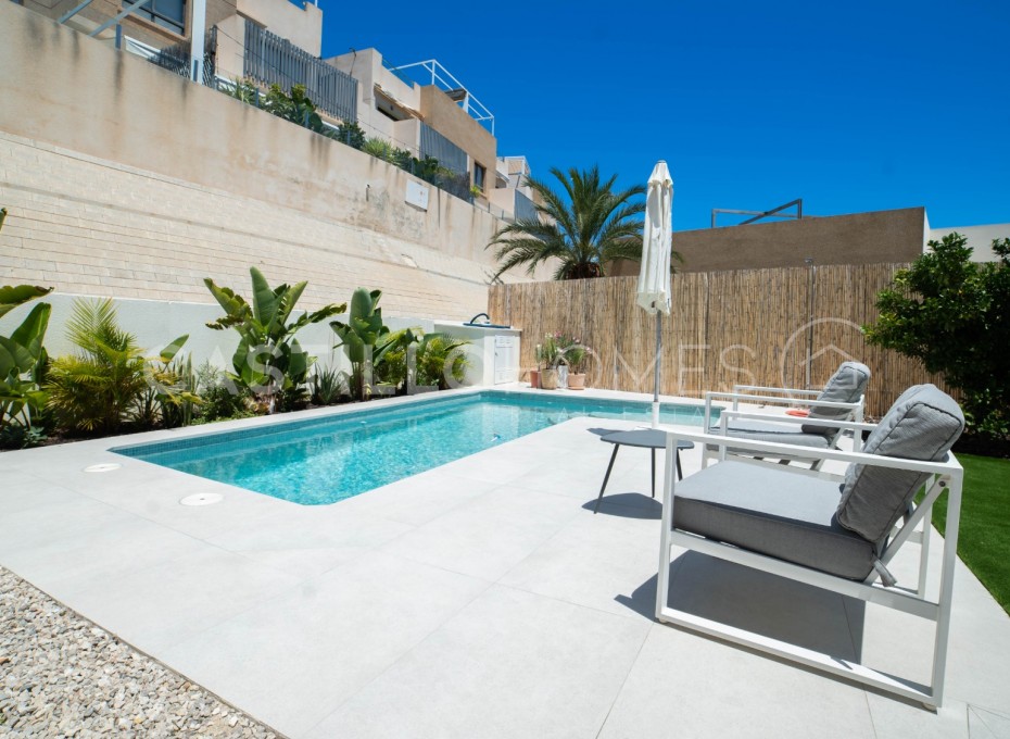 Herverkoop - Villa -
Orihuela Costa - La Zenia