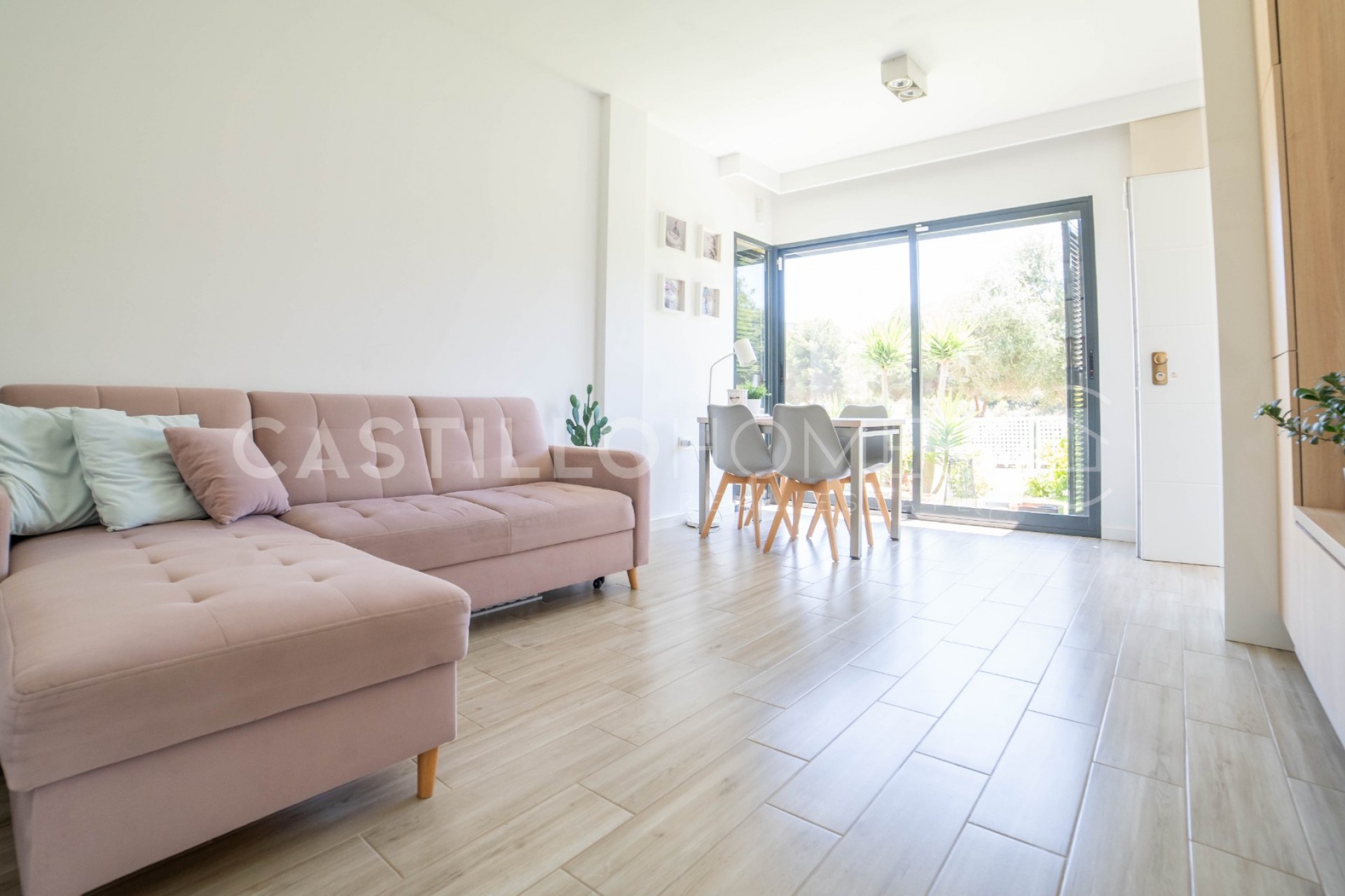 Herverkoop - Villa -
Orihuela Costa - La Zenia