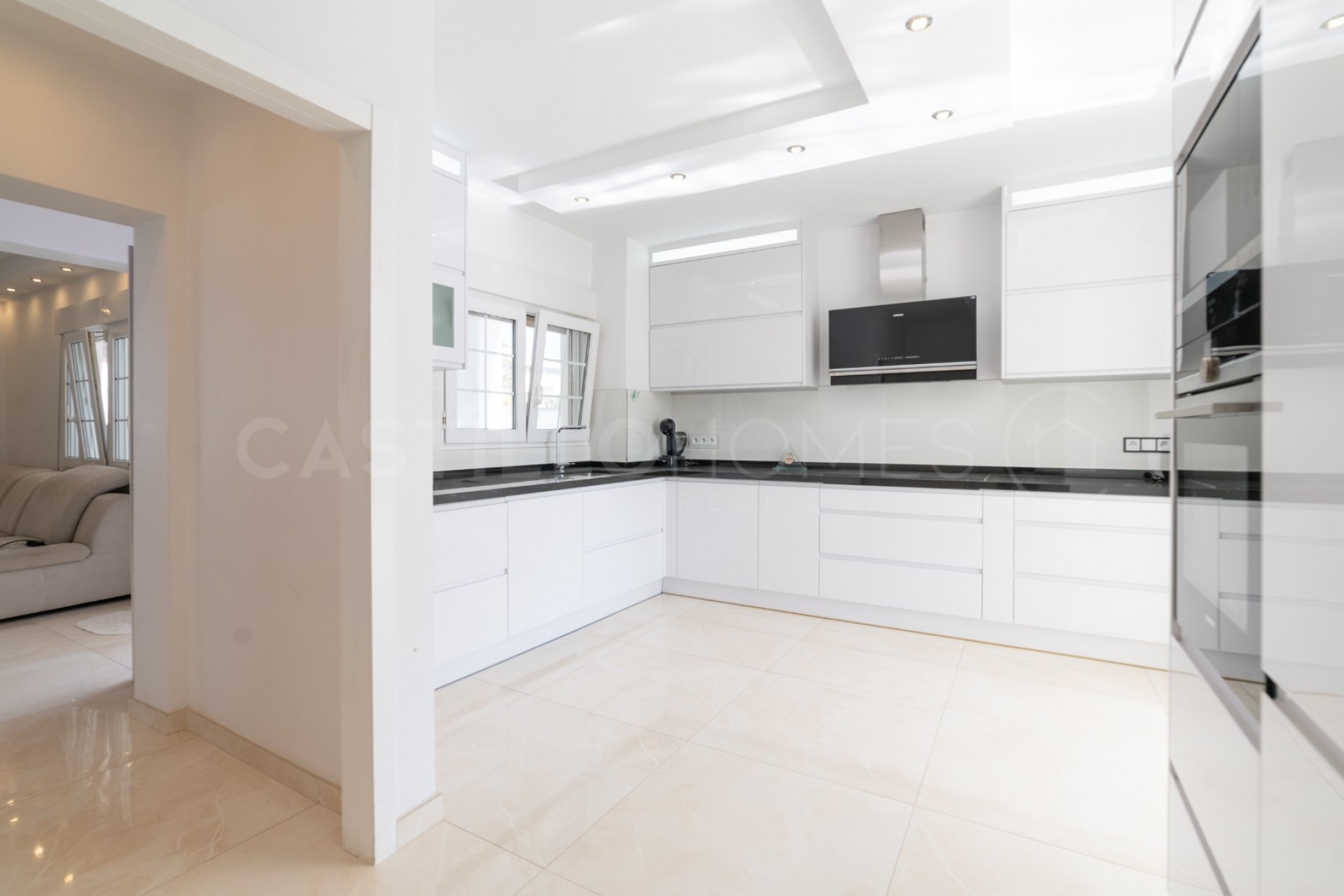 Herverkoop - Villa -
Orihuela Costa - La Zenia