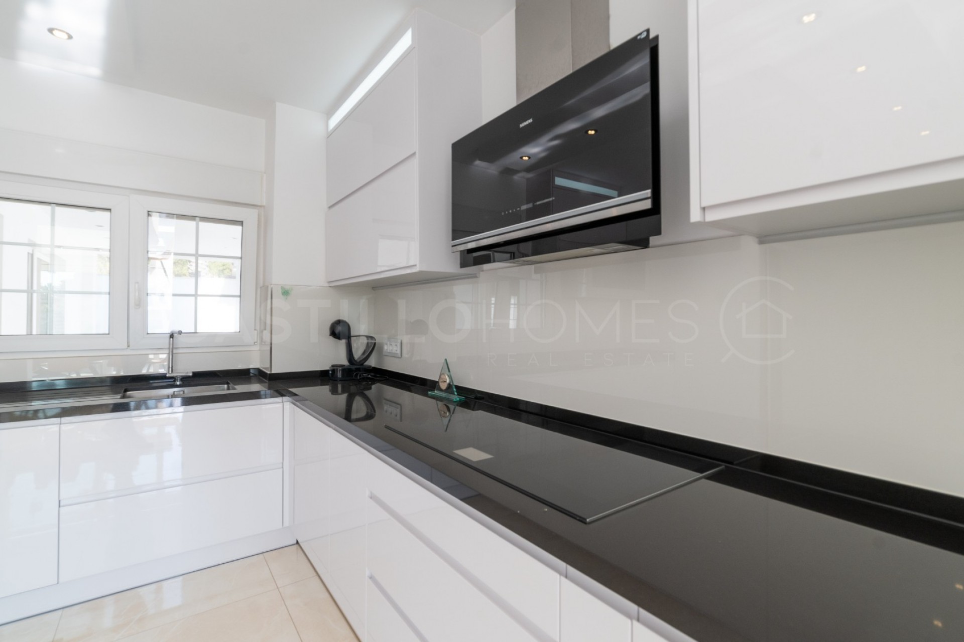 Herverkoop - Villa -
Orihuela Costa - La Zenia