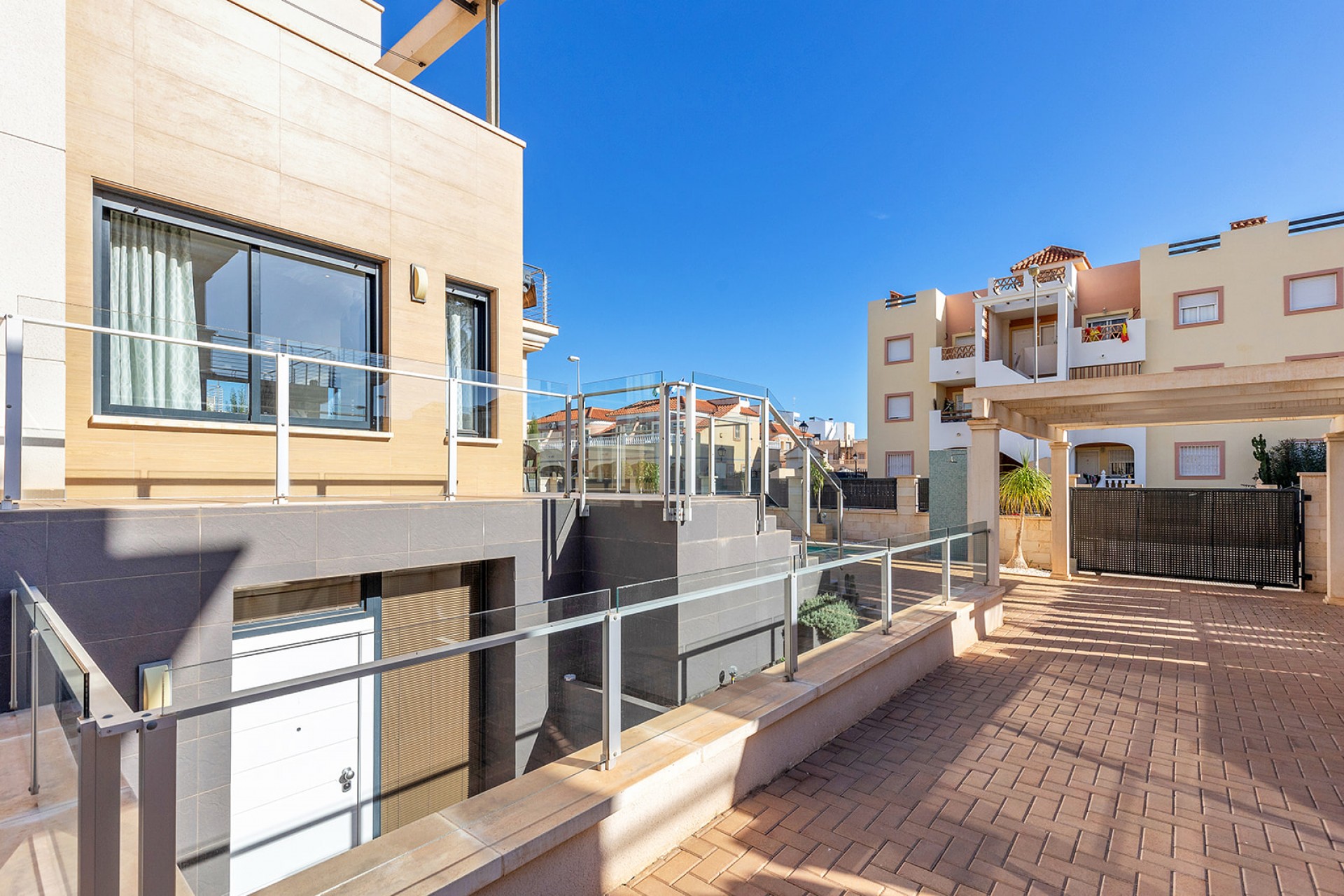Herverkoop - Villa -
Orihuela Costa - La Zenia