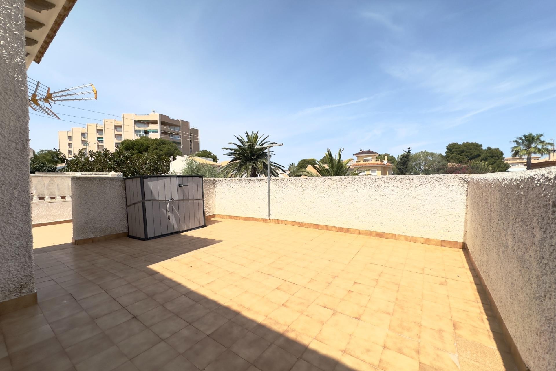 Herverkoop - Villa -
Orihuela Costa - La Zenia
