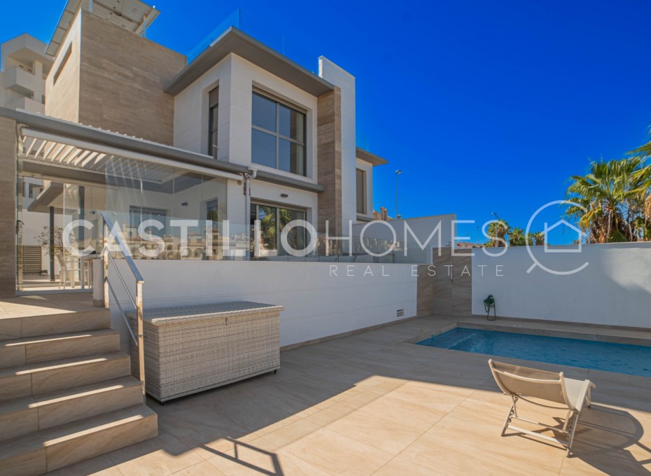 Herverkoop - Villa -
Orihuela Costa - Las Filipinas