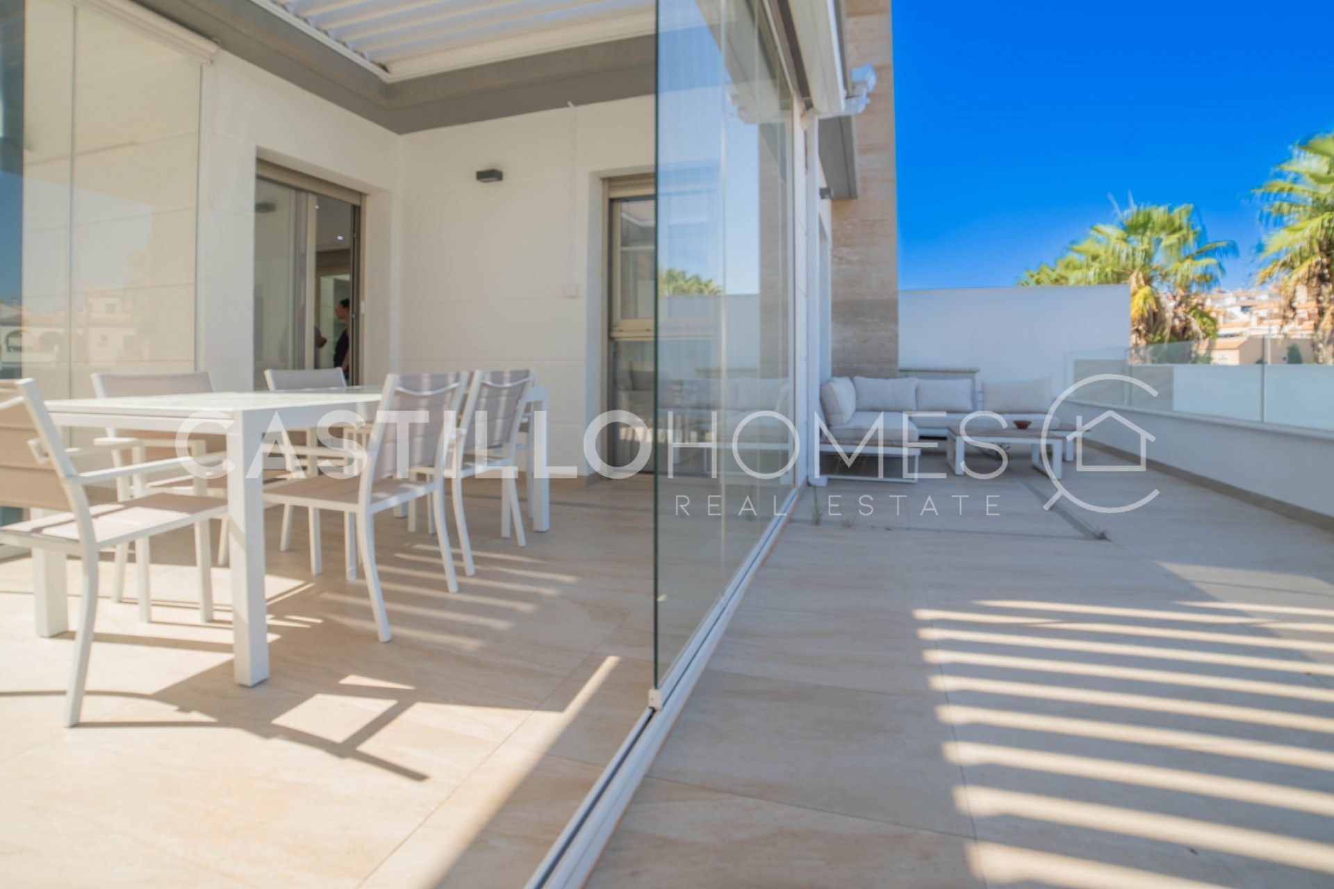 Herverkoop - Villa -
Orihuela Costa - Las Filipinas