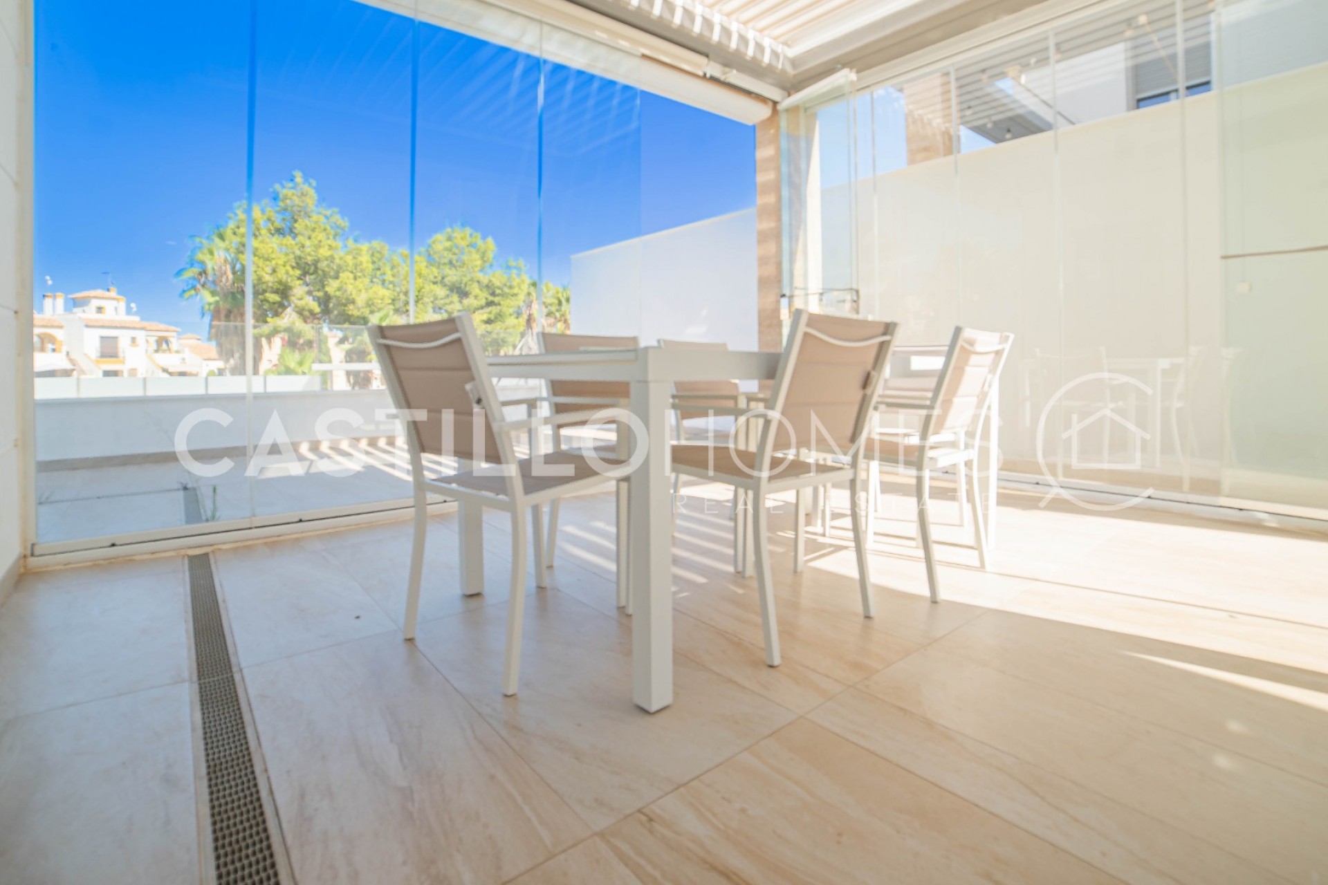 Herverkoop - Villa -
Orihuela Costa - Las Filipinas